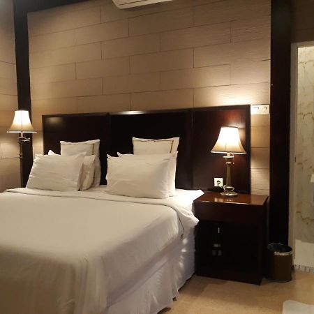 Alsalam Syariah Guesthouse スラカルタ エクステリア 写真