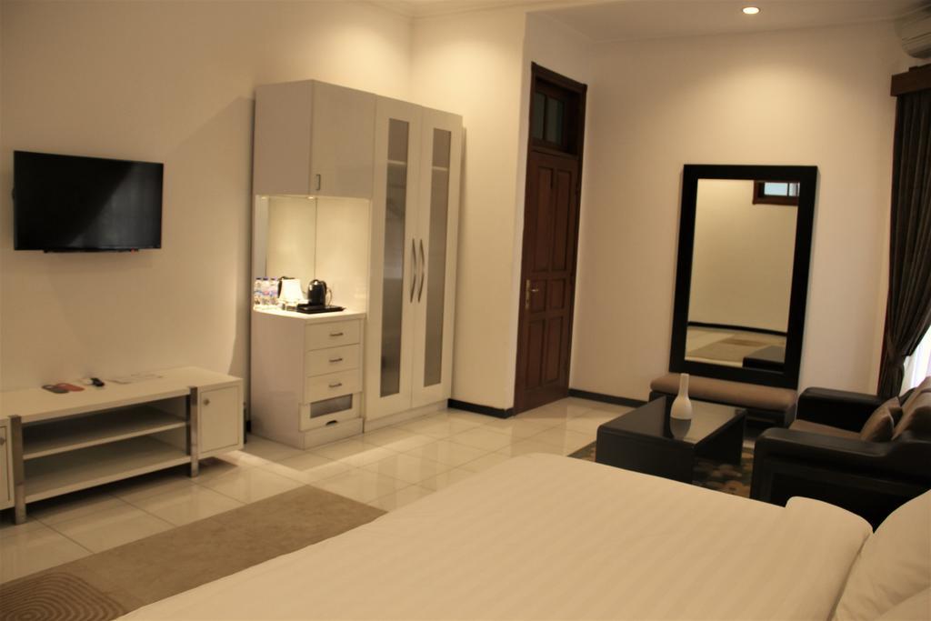 Alsalam Syariah Guesthouse スラカルタ エクステリア 写真