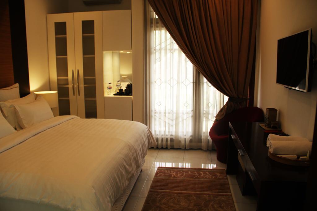 Alsalam Syariah Guesthouse スラカルタ エクステリア 写真